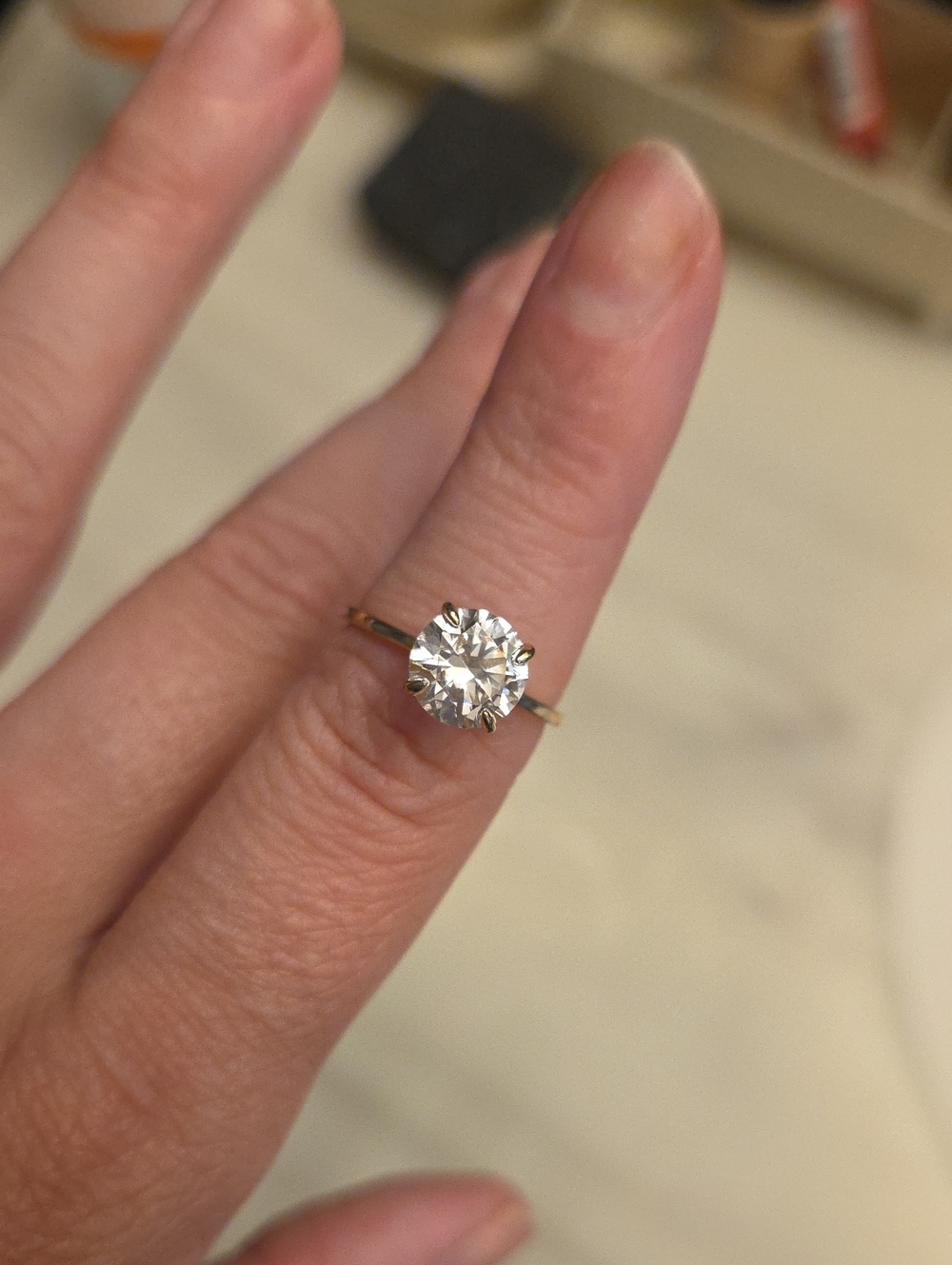 1 Carat Solitaire Round-Cut Moissanite Engagement Ring - S925 Size 6